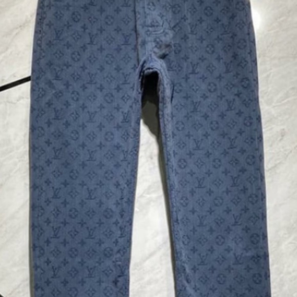Louis Vuitton Monogram Denim jeans - Picture 2 of 15